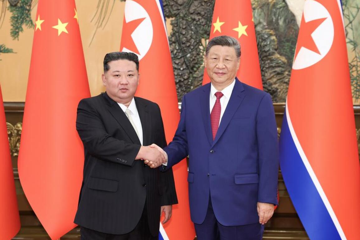 Xi's Album | Xi Jinping holds talks with Kim Jong Un