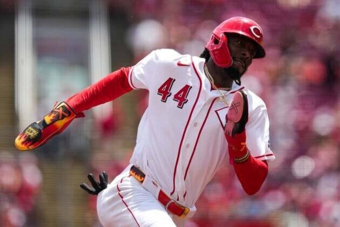 Reds SS Elly De La Cruz (hamstring) exits, will undergo MRI exam