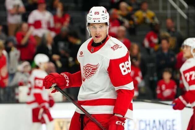 Penguins acquire F Elmer Soderblom from Red Wings
