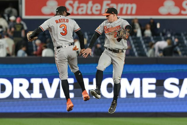 MLB roundup: 8-run inning lifts O's past Yankees