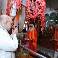 J-K: Amit Shah visits Geeta Bhawan Temple in Poonch damaged during Pakistani shelling