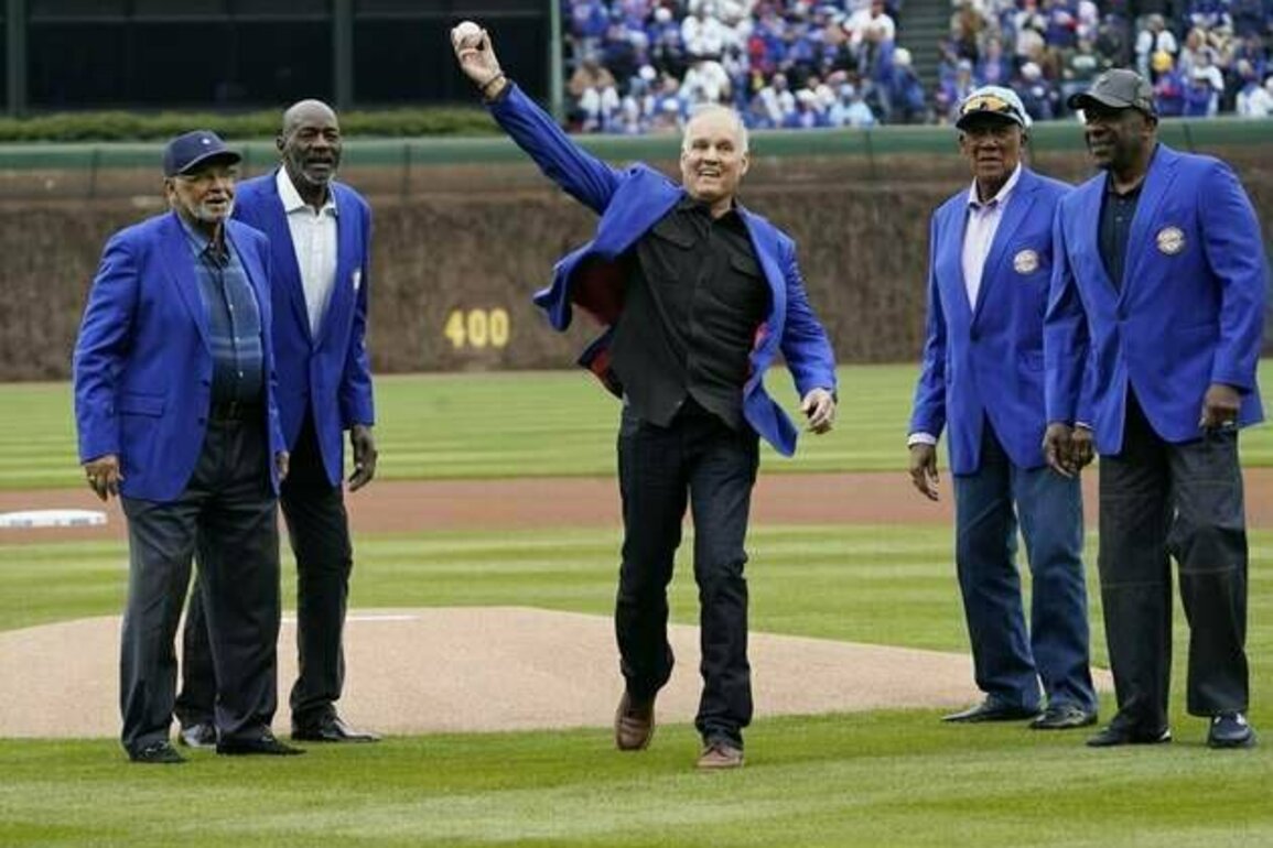 Hall of Famer Ryne Sandberg 'continuing to fight' cancer