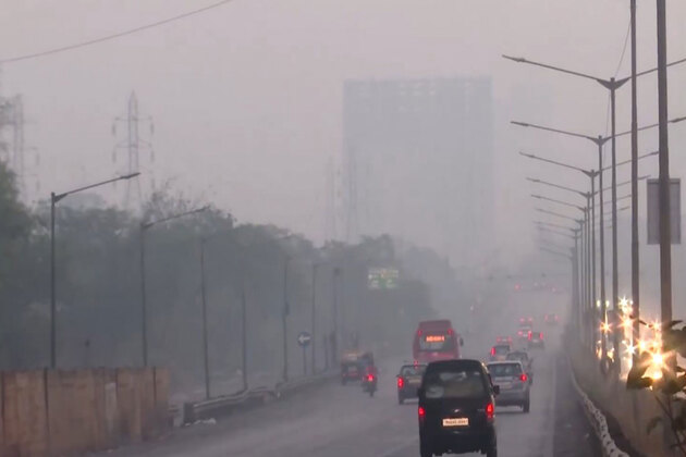 Dense fog covers parts of Mumbai, AQI remains 'satisfactory'