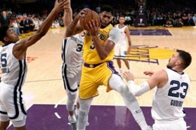 Davis dazzles as Lakers rout Grizzlies