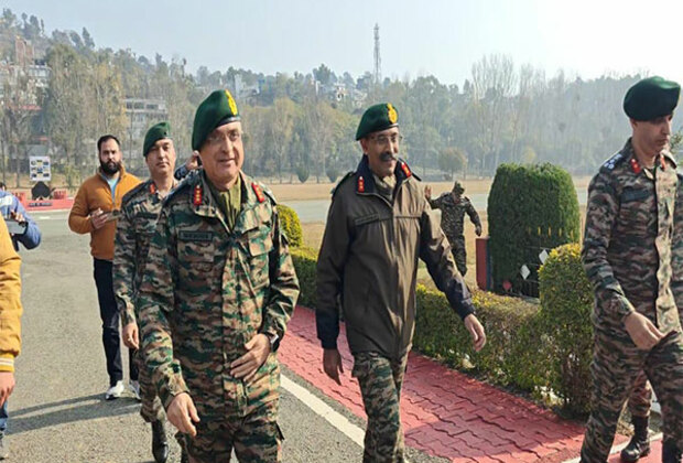 White Knight Corps GOC visits Rajouri, Reasi sectors in Jammu, reviews security aspects