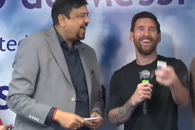 Lionel Messi virtually inaugurates his 70-foot statue at Lake Town in Kolkata