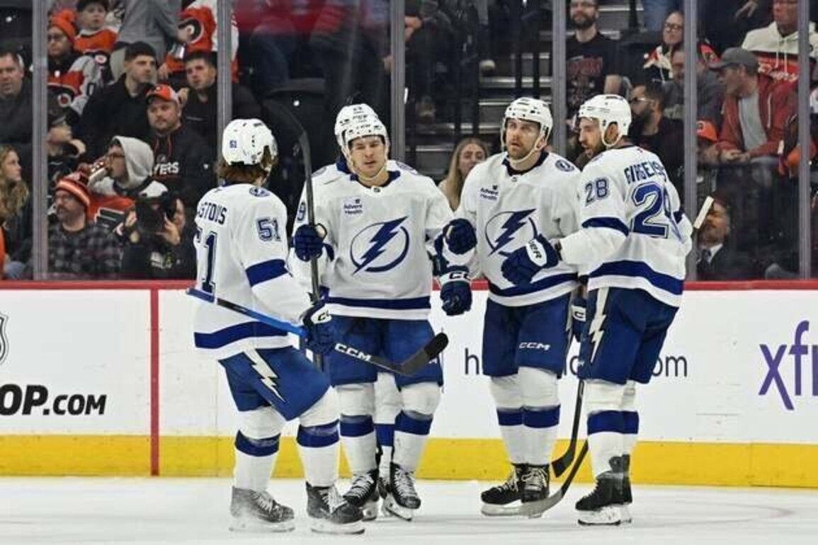 Lightning extend winning steak with 7-2 win over Flyers