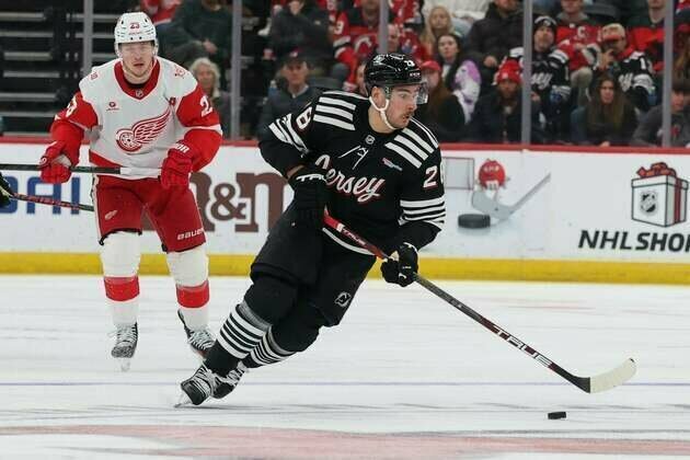 Devils fend off Red Wings, halt 3-game skid