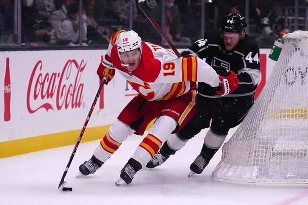 Flames, Sharks both seek rebound performances