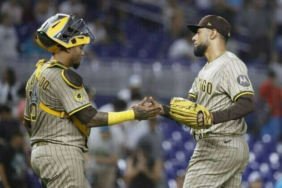 Behind loaded bullpen, Padres seek series win in Miami