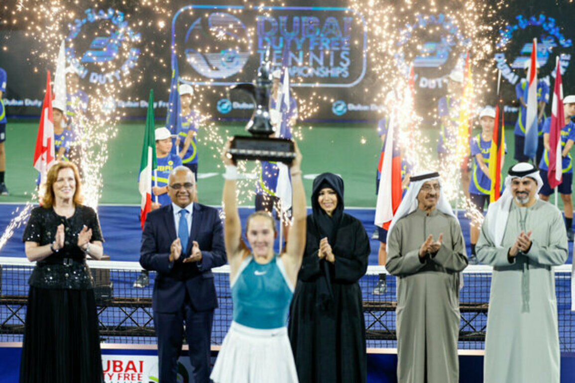 Latifa bint Mohammed crowns winners of 25th WTA Dubai Duty Free Tennis Championships