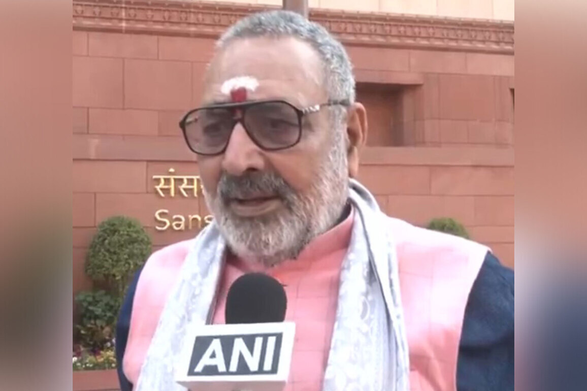 "Unfit to hold LoP": Union Minister Giriraj Singh slams Rahul Gandhi, Tejashwi Yadav