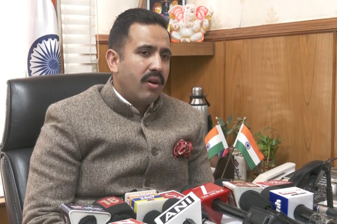 Zero tariff puts farmers' future at risk, centre silent: Himachal Minister of Public Works Vikramaditya Singh