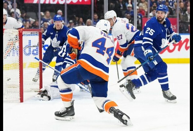 Maple Leafs beat Islanders with rematch looming