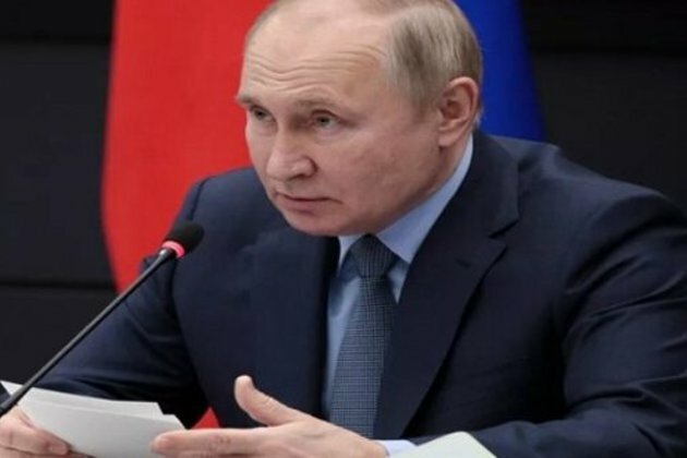 Putin visits command post of special military operation in Rostov