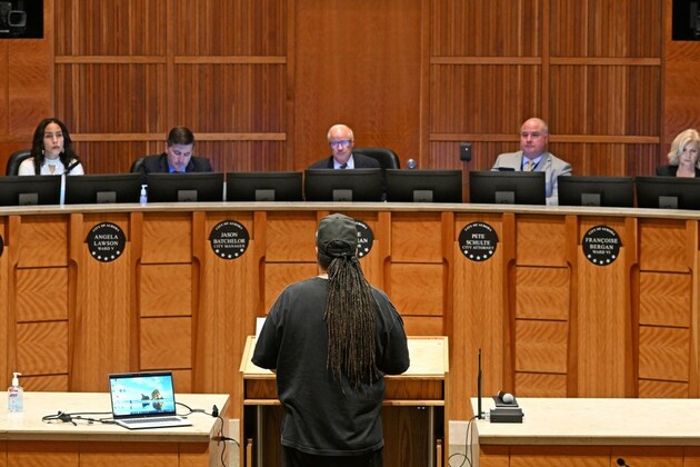 Aurora City Council tightens public comment rules amid disruptions