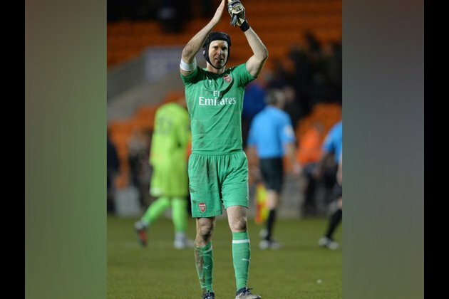 Former Chelsea goalkeeper Petr Cech signs up for ice hockey