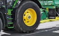 Claas and Massey Ferguson tractor registrations grow as John Deere and CNHs take a dip