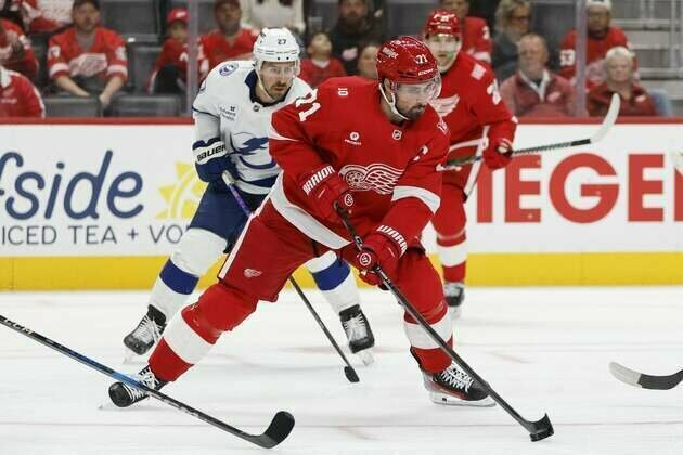 Puck management key for Red Wings in first of pair vs. Blues