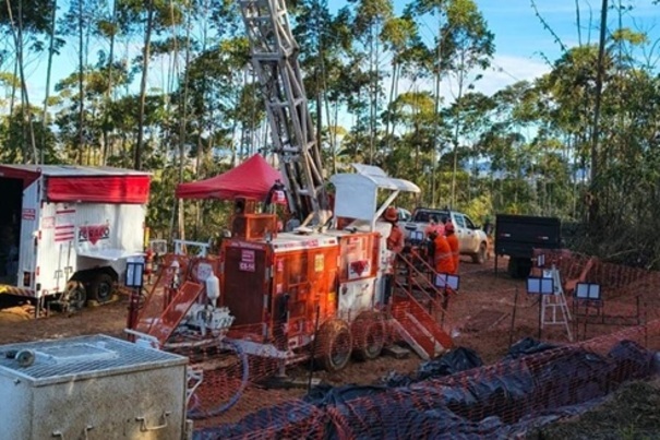  Sondagem no Projeto Morro do Ferro (MG) Power Minerals