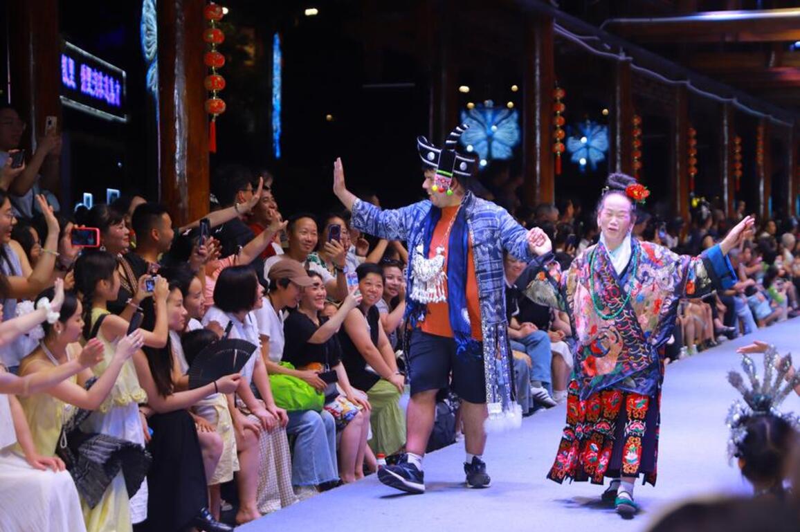 Ethnic Miao youth uses fashion to spotlight intangible cultural heritage at UN