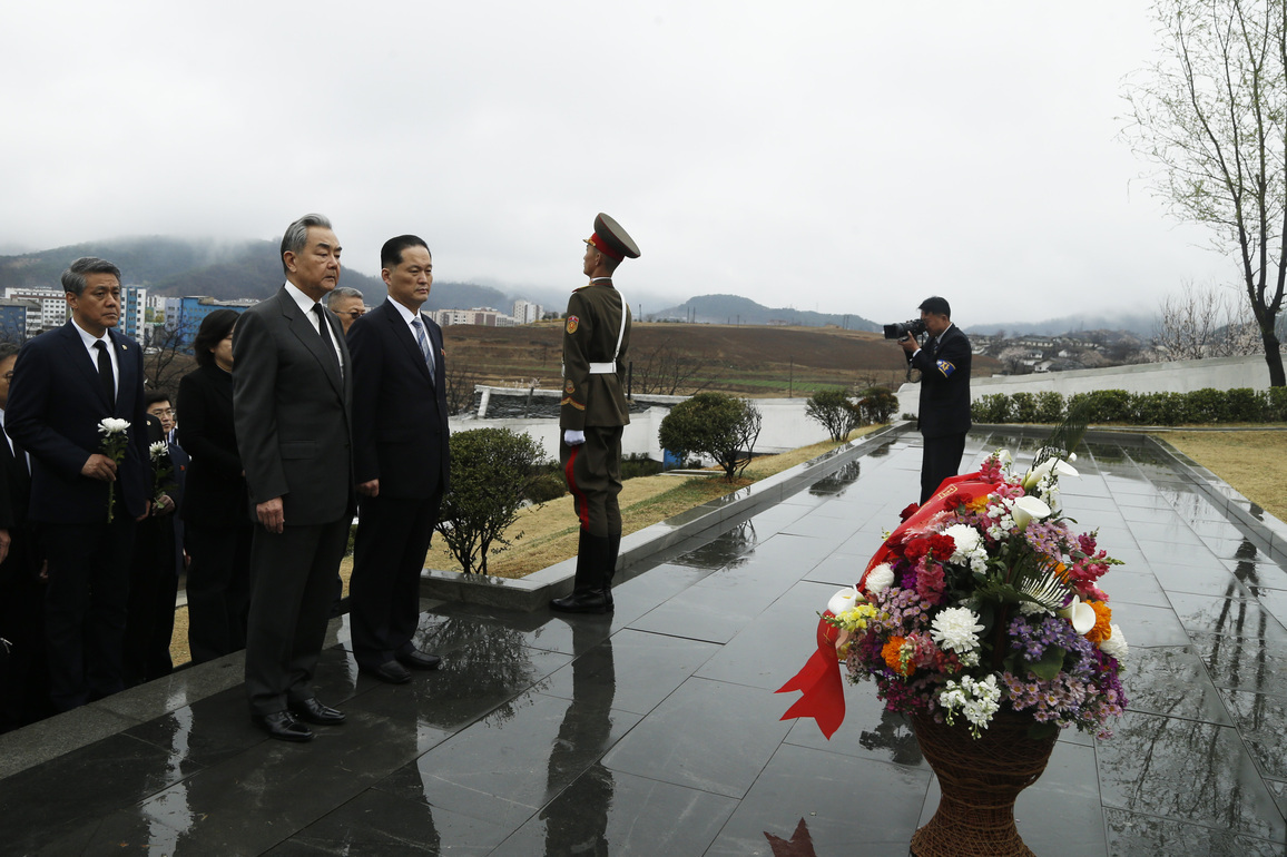 DPRK-KANGDONG COUNTY-CHINA-WANG YI-CPV MARTYRS-TRIBUTE