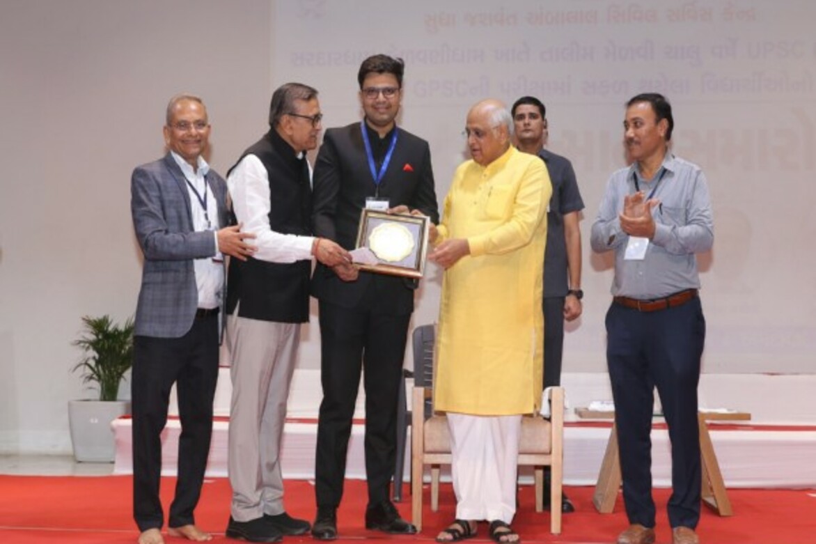 Gujarat CM Bhupendra Patel felicitates Paitdar youths selected in All India Civil Services and Gujarat Administrative Services