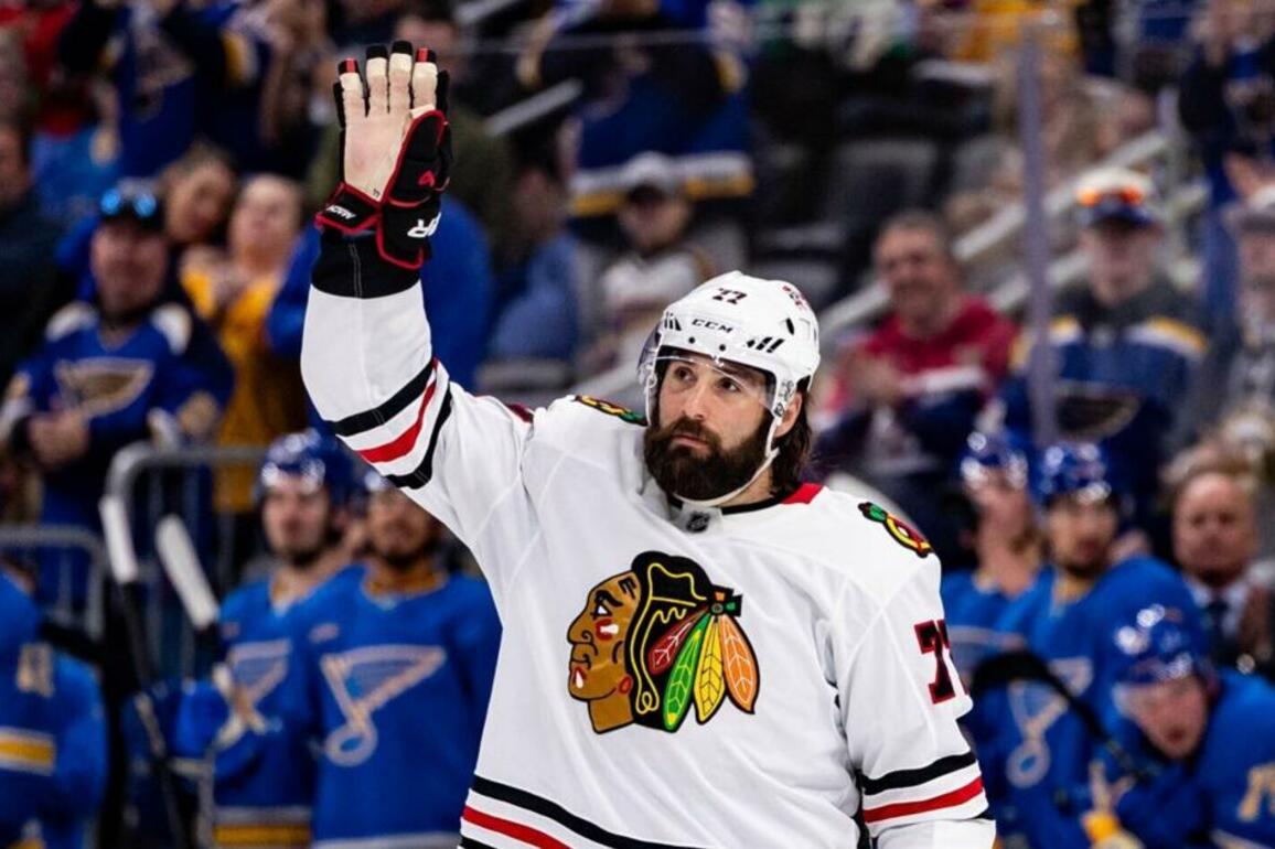 Retiring St. Louis native Pat Maroon receives sendoff in final NHL game in hometown
