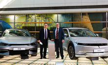  Hyundai vice-president Park Chan Young and Gavin Lockyer signing the offtake agreement at a ceremony in South Korea.