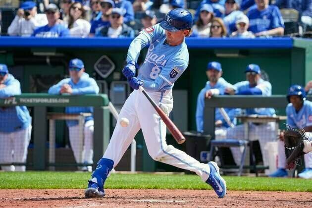 Royals rally to beat Twins for third time in four games