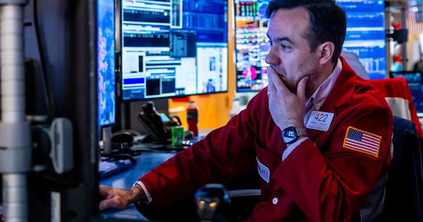 U.S. stocks reined in after Trump tries to corral Fed chair