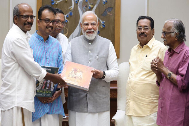 Eminent Malayali litterateurs meet PM Modi, express gratitude for renaming Kerala to Keralam