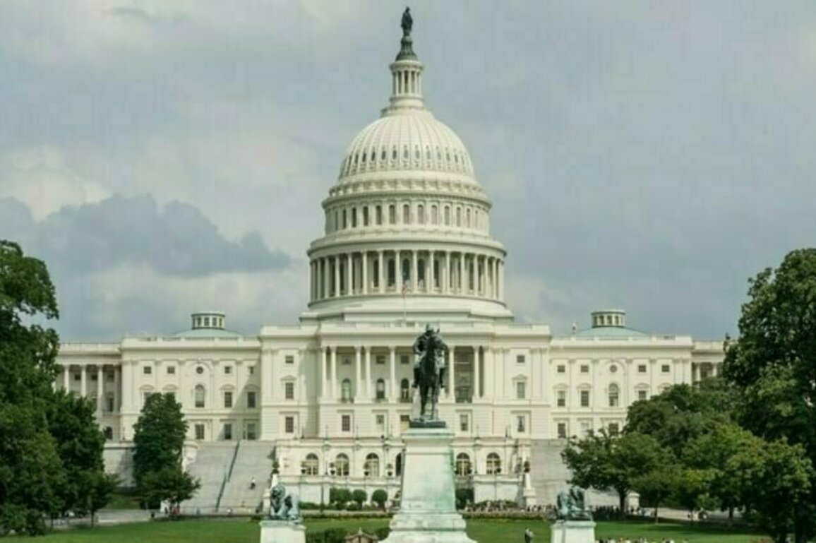 US government shutdown likely averted; Democrats fracture
