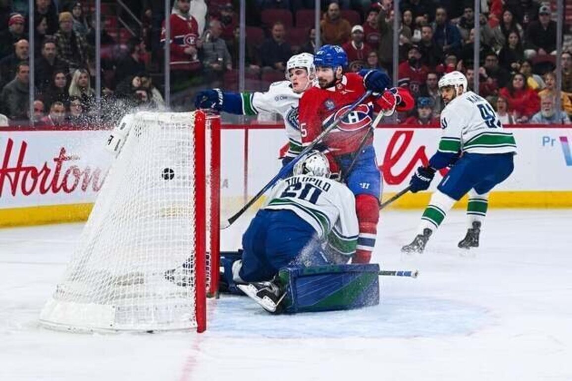 Slumping Canucks out to extend dominance of skidding Sens