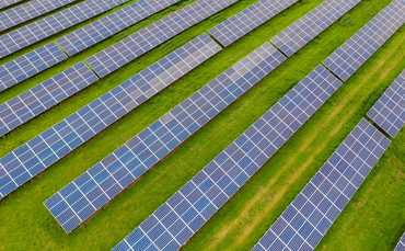 「正しい方向への新たな一歩」：英国最大の太陽光発電所にゴーサイン