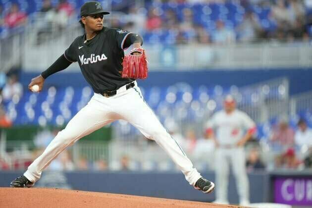 Diamondbacks shoot for series sweep against Marlins