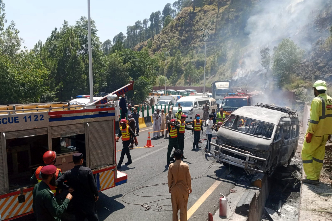 PAKISTAN-MURREE-PASSENGER VAN-ACCIDENT
