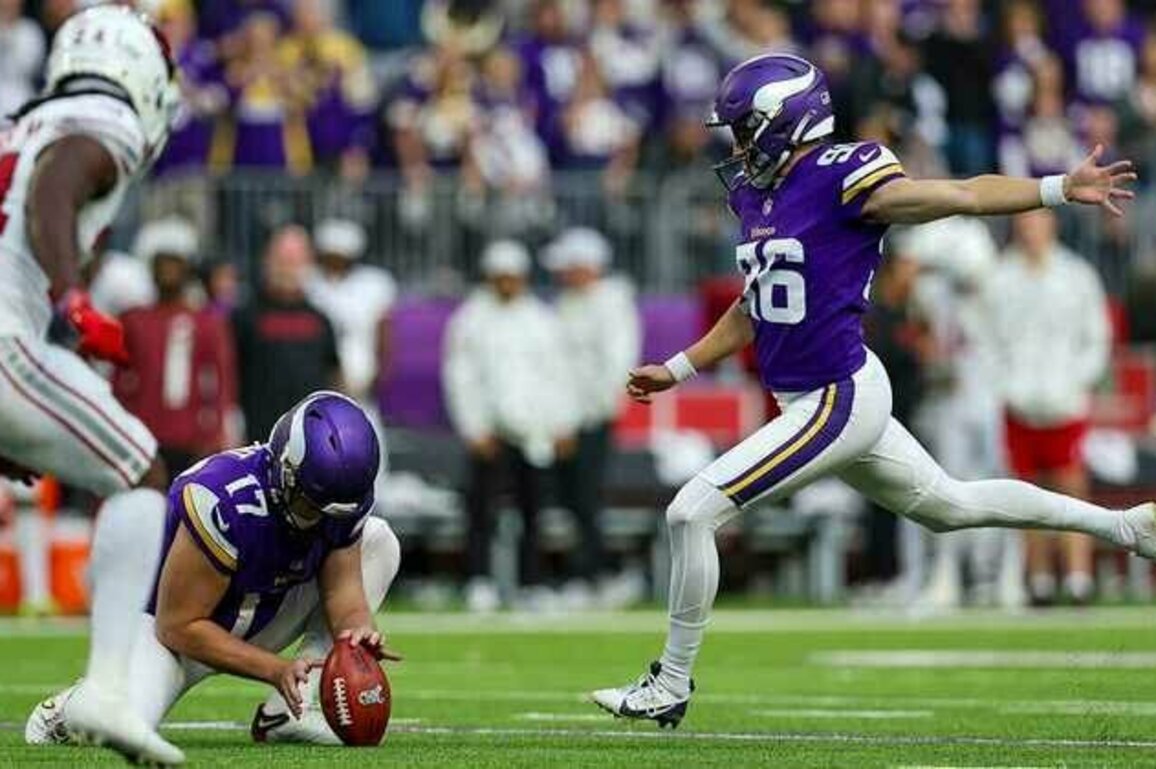 Falcons signing kicker John Parker Romo to practice squad