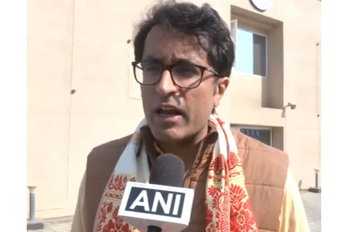 "Rahul Gandhi must answer why Kapil Sibal accepted Epstein-funded award": BJP's Pradeep Bhandari