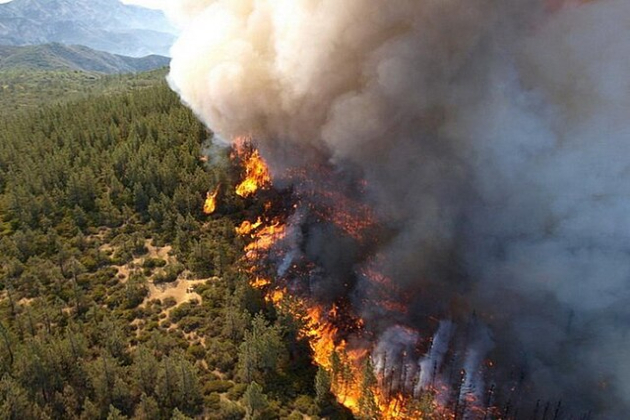 Growing eastern California wildfire compels evacuations, Cal Fire says