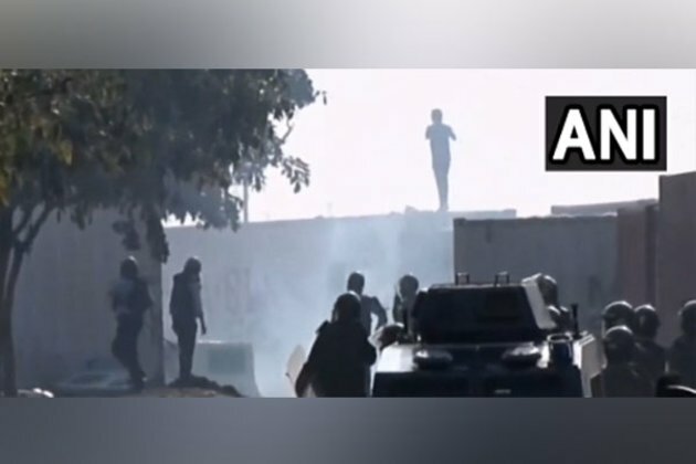 Toshakhana case: Imran Khan's motorcade enters Islamabad after toll plaza spat