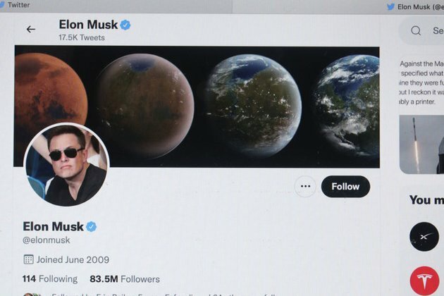 Elon Musk reveals what&#039;s on his nightstand