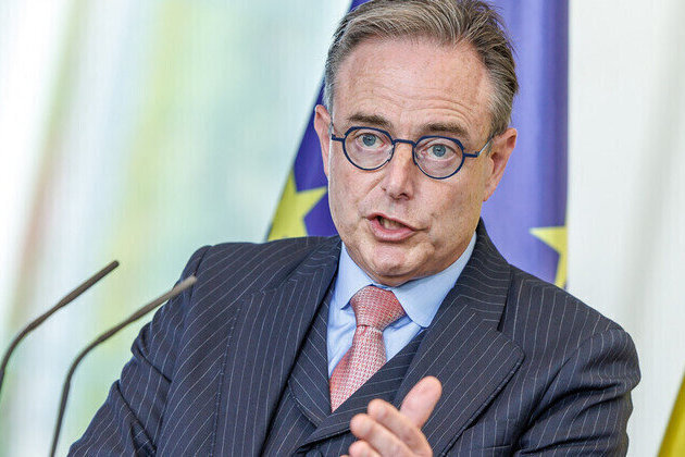 Seizing Russian assets would derail Ukraine peace push  key EU state
