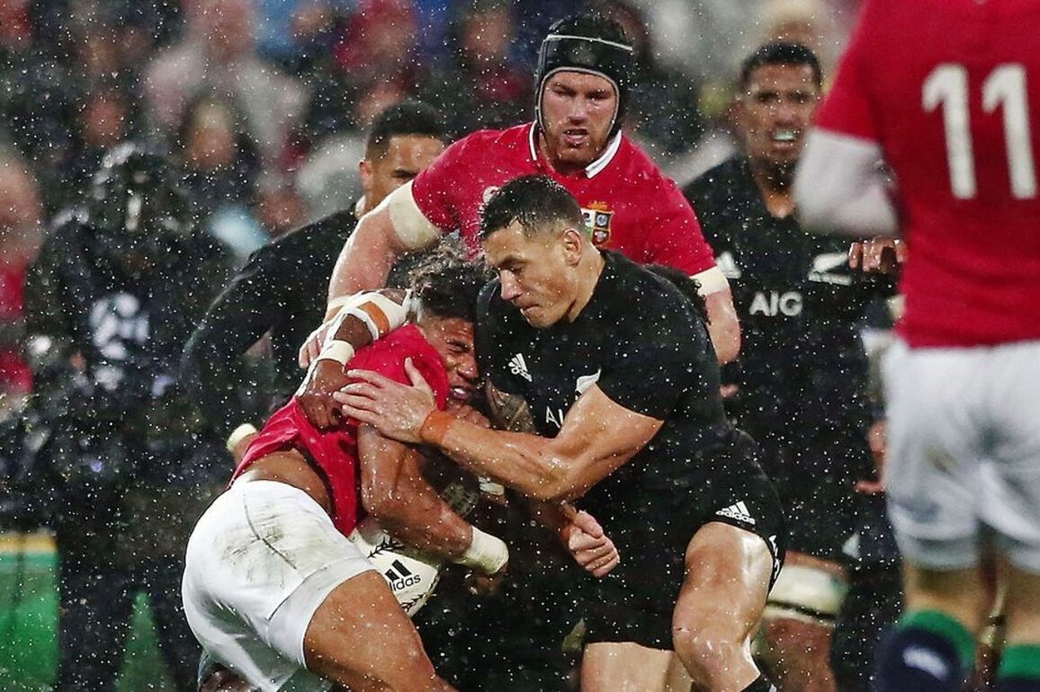 British and Irish Lions star reveals praying before head shot from All Blacks icon - The Mirror