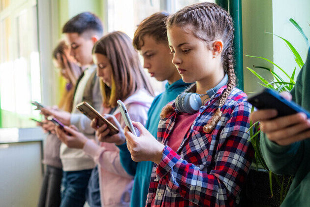 France moves to ban social media for minors