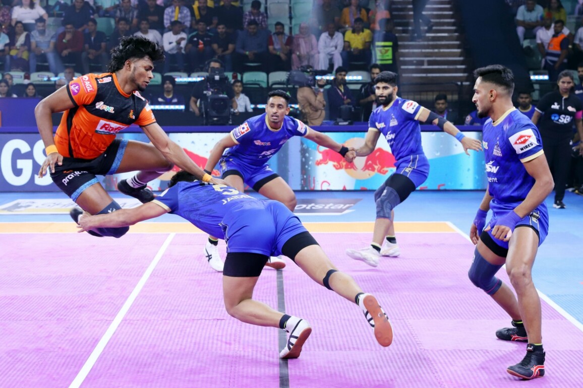 U Mumba hold nerves in thrilling tie-breaker against Haryana Steelers; qualify for PKL 12 Top Eight