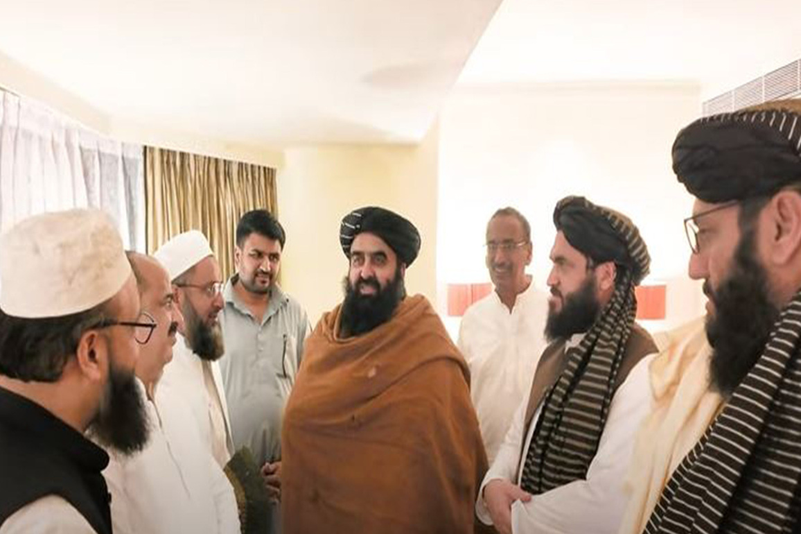 Afghan FM Muttaqi presented with Sheikh-ul-Hind's shawl