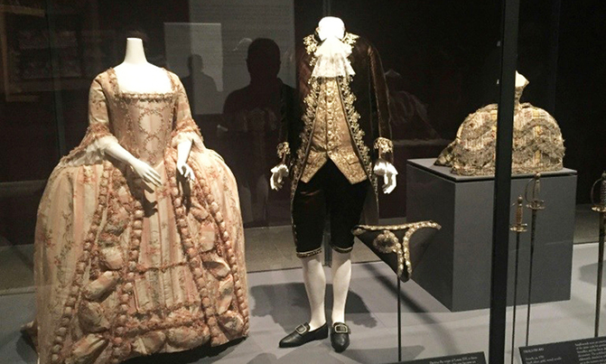 NY's Met museum recreates a vivid taste of Versailles NY's Met museum recreates a vivid taste of Versailles