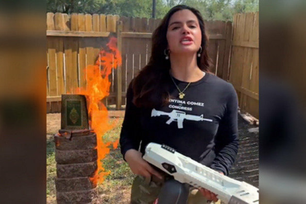 'I will end Islam in Texas' - GOP candidate burns Quran (VIDEO)