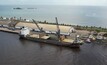 Navio recebe níquel da Atlantic Nickel no Porto de Ilhéus, na Bahia/Divulgação